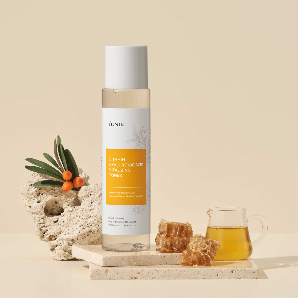 Iunik Vitamin Hyaluronic Acid Vitalising Toner (200ml)